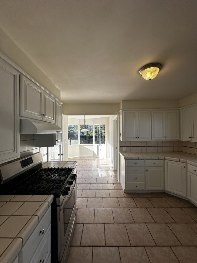 Building Photo - 2036 Braemar Rd