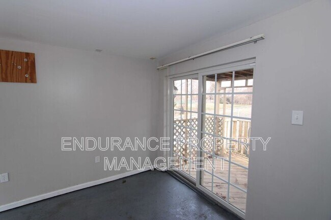 Building Photo - 3970 Roswell Ave