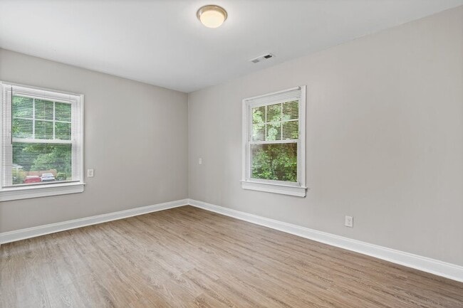 Building Photo - 2805 McCombs St