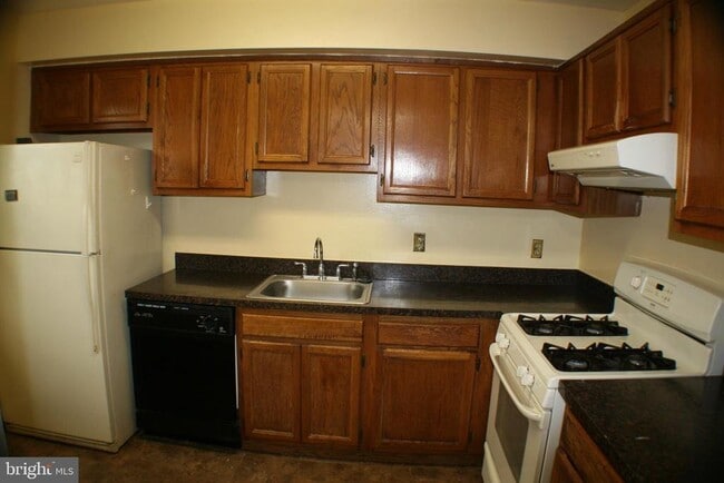 Building Photo - 734 Quince Orchard Blvd