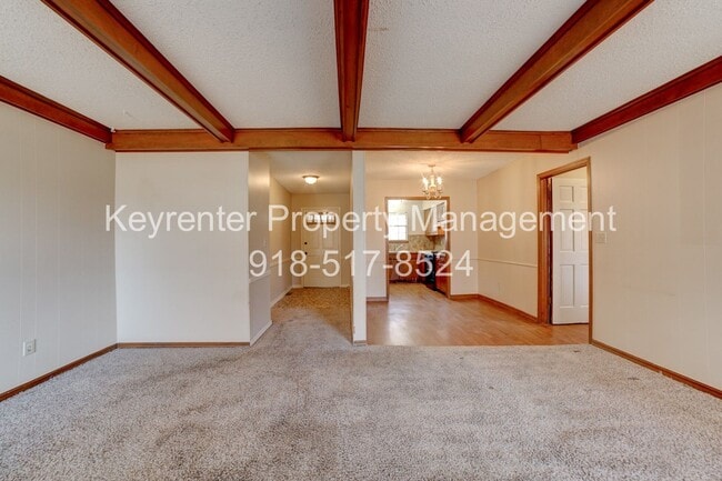 Building Photo - Beautiful 2bed/2bath Duplex!!
