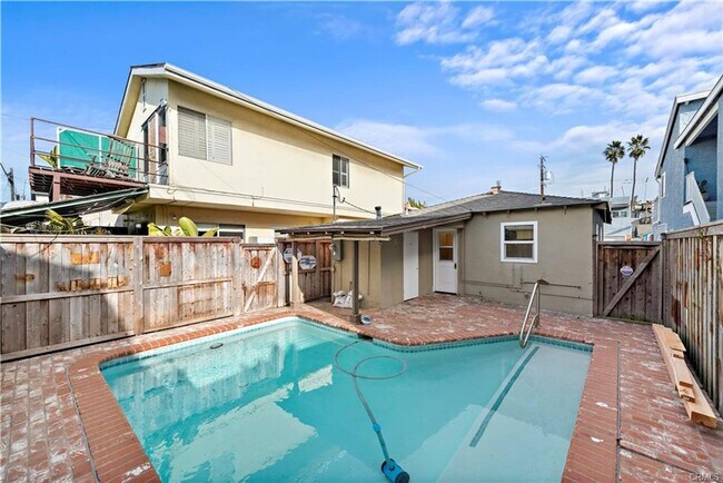Building Photo - Balboa Peninsula Pool Home