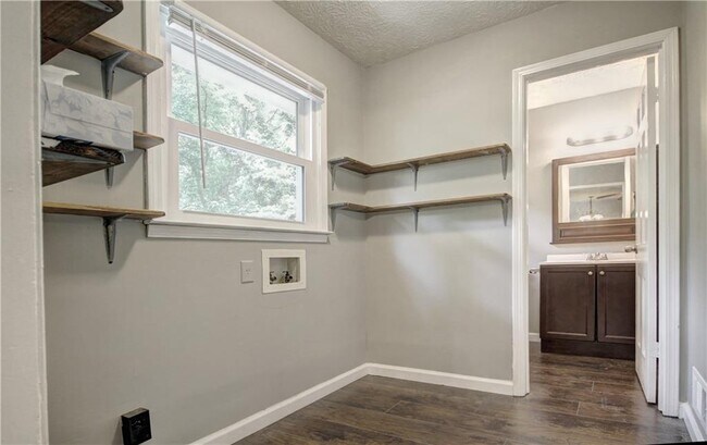 Building Photo - 2450 Horseshoe Bend Rd SW