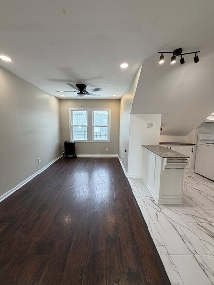 Building Photo - 1425 Franklin St