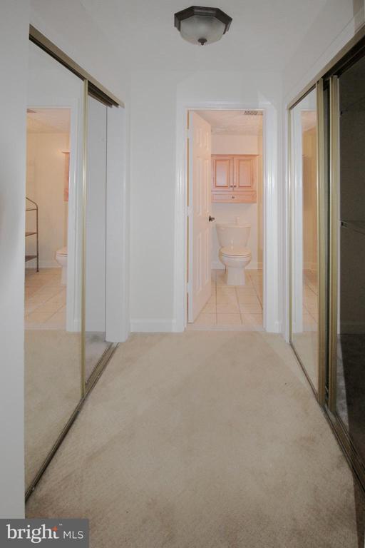 Building Photo - 3801 Ridge Knoll Ct
