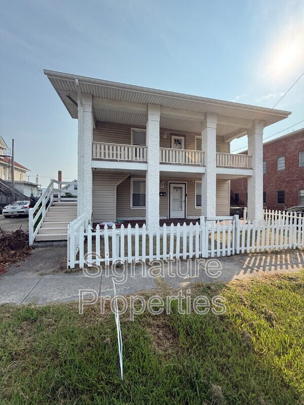Building Photo - 180 W Balview Ave