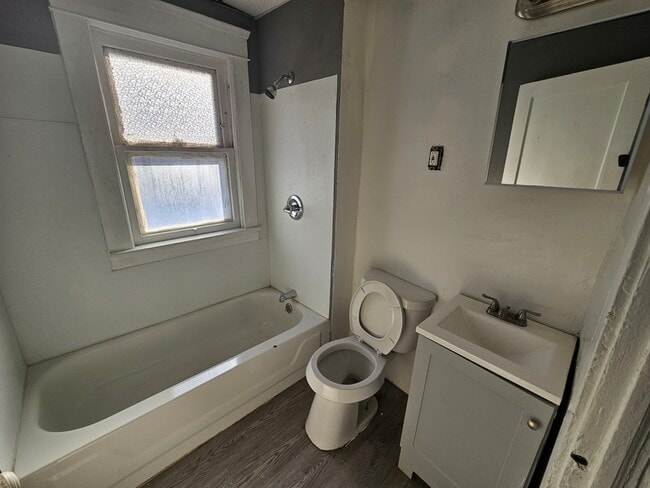 Building Photo - 778 Eddy Rd