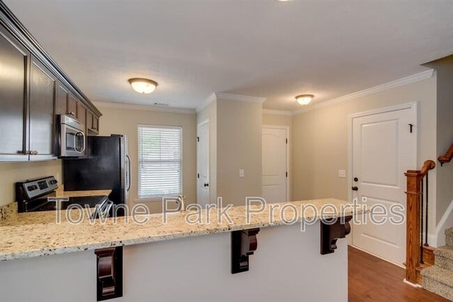 Building Photo - 232 Mossy Bank Dr