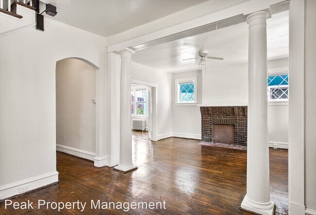 Building Photo - 4 br, 2 bath House - 1304 Bainbridge St.