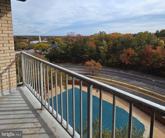 Building Photo - 2500 N Van Dorn St