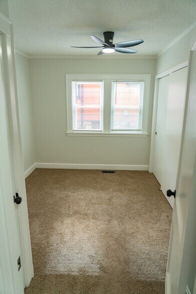 Building Photo - 5536 Paseo Blvd