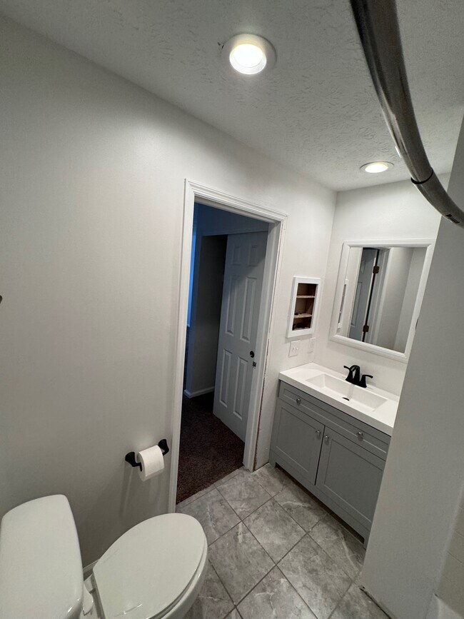 Building Photo - 3388 Fishinger Mill Dr