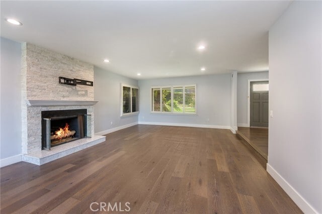 Building Photo - 4752 Del Moreno Dr