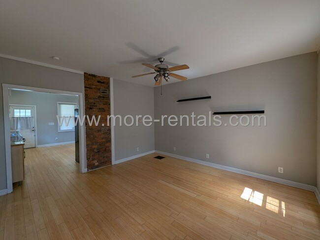 Building Photo - 406-408 E. Frankfort St
