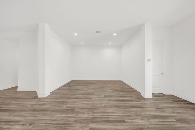 Building Photo - 20170 Clear Rdg Ln