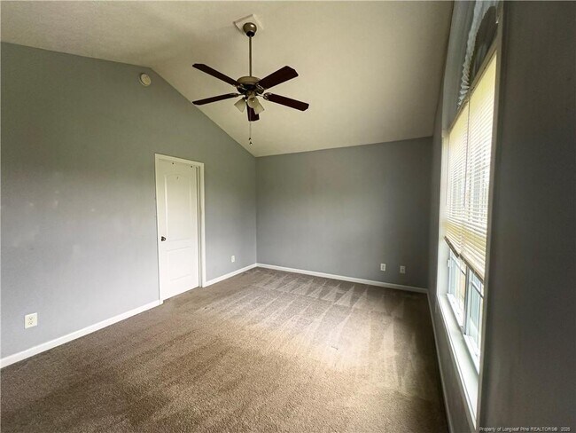 Building Photo - 290 Strike Eagle Dr