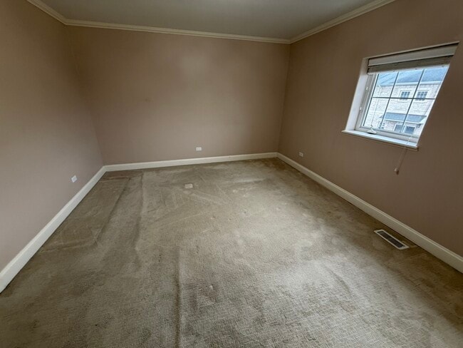 Building Photo - 183 N Des Plaines River Rd