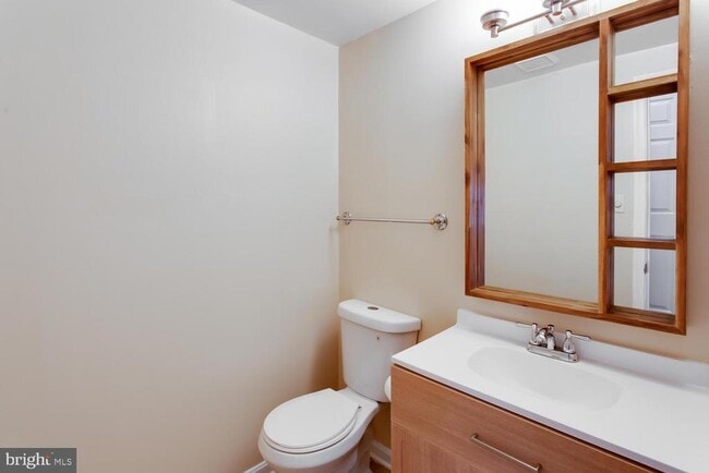 Building Photo - 4428 Holly Ave