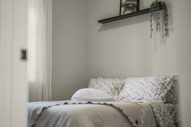 Building Photo - 15206 NE 96th St