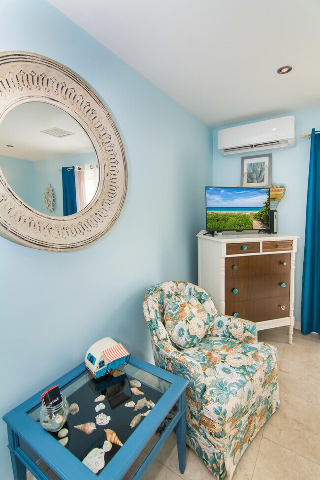Building Photo - 751 Ocean Dr
