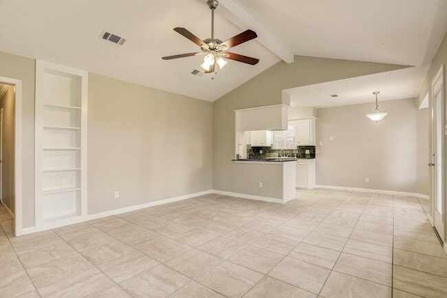 Building Photo - 6407 Crestside Dr