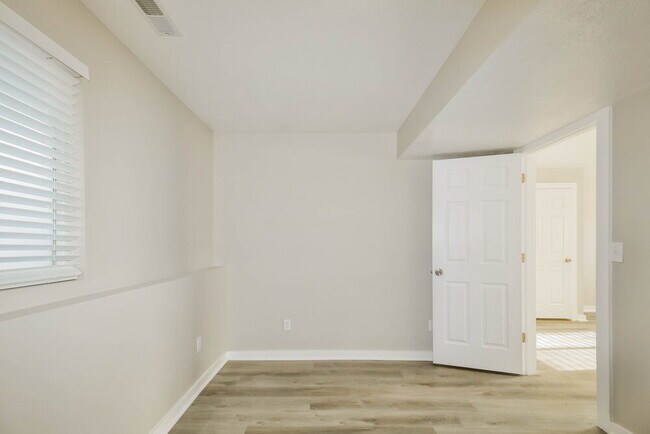 Building Photo - 2353 N 400 W