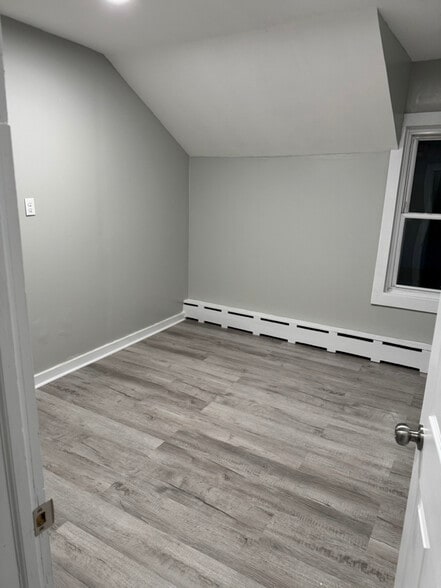 Building Photo - 222 High St