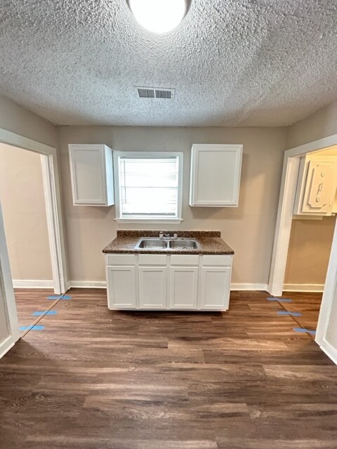 Building Photo - 253 Silverage Ave