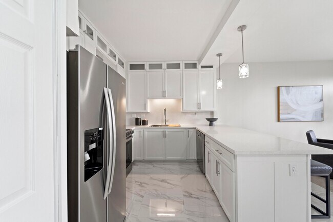 Building Photo - 651 Bering Dr