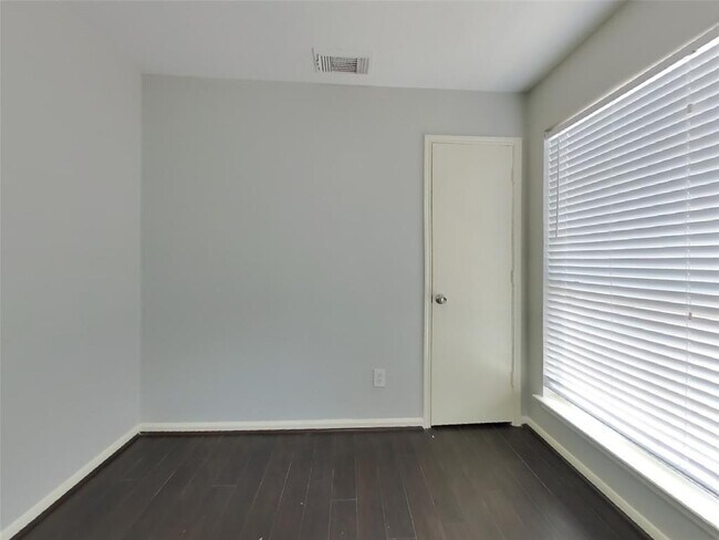Building Photo - 6823 Highwind Bend Ln