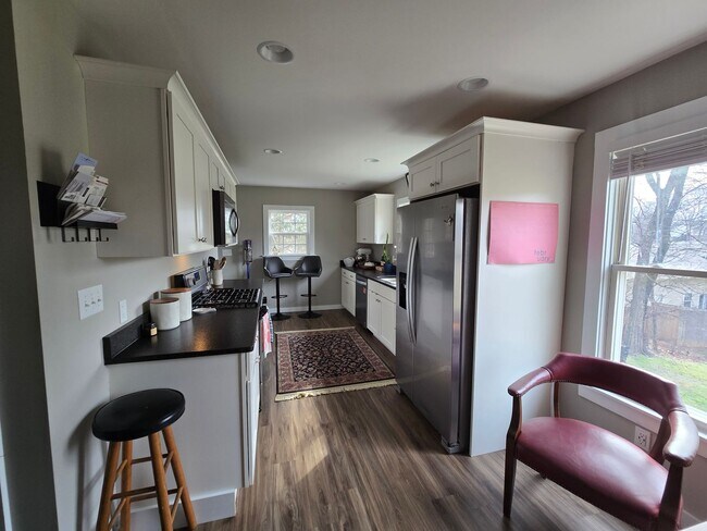 Building Photo - Newly remodeled 2BR/2BA Home in Farragut