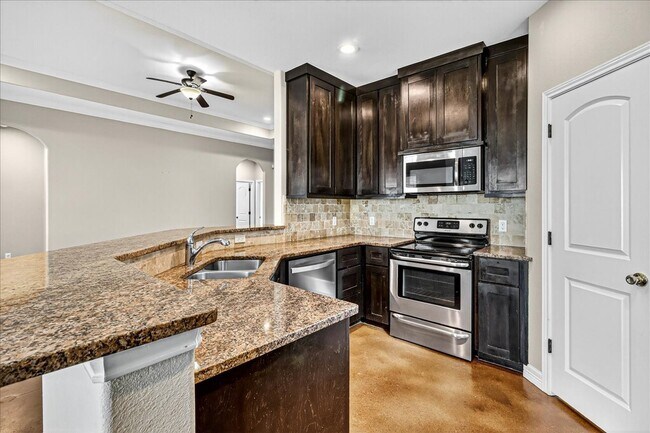 Building Photo - 7237 Lake Tranquility Dr