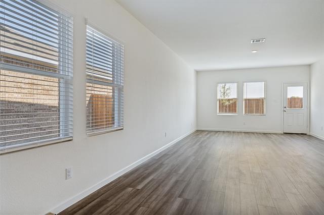 Building Photo - 2200 Mdw Pk Dr