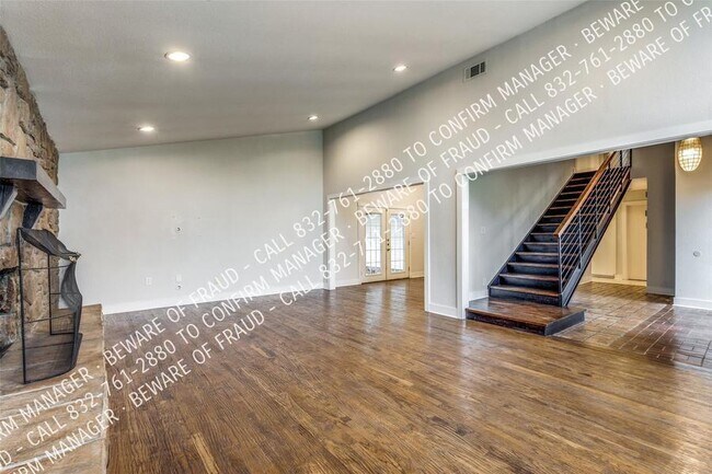 Building Photo - 3800 Graphic Pl