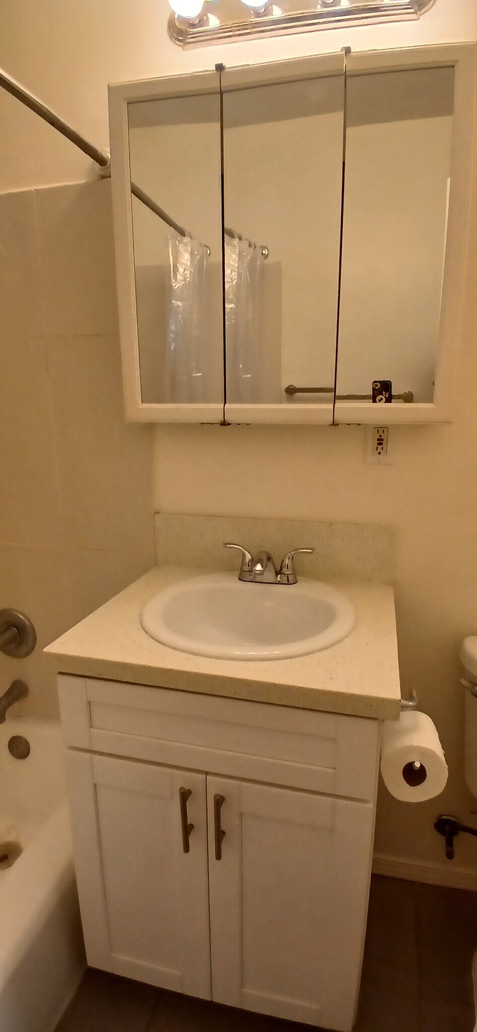 Vanity - 1728 N Hollywood Way