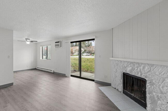 Building Photo - Free rent through June! Amazing one bedroo...