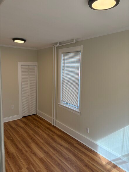 Building Photo - 147 Ida St