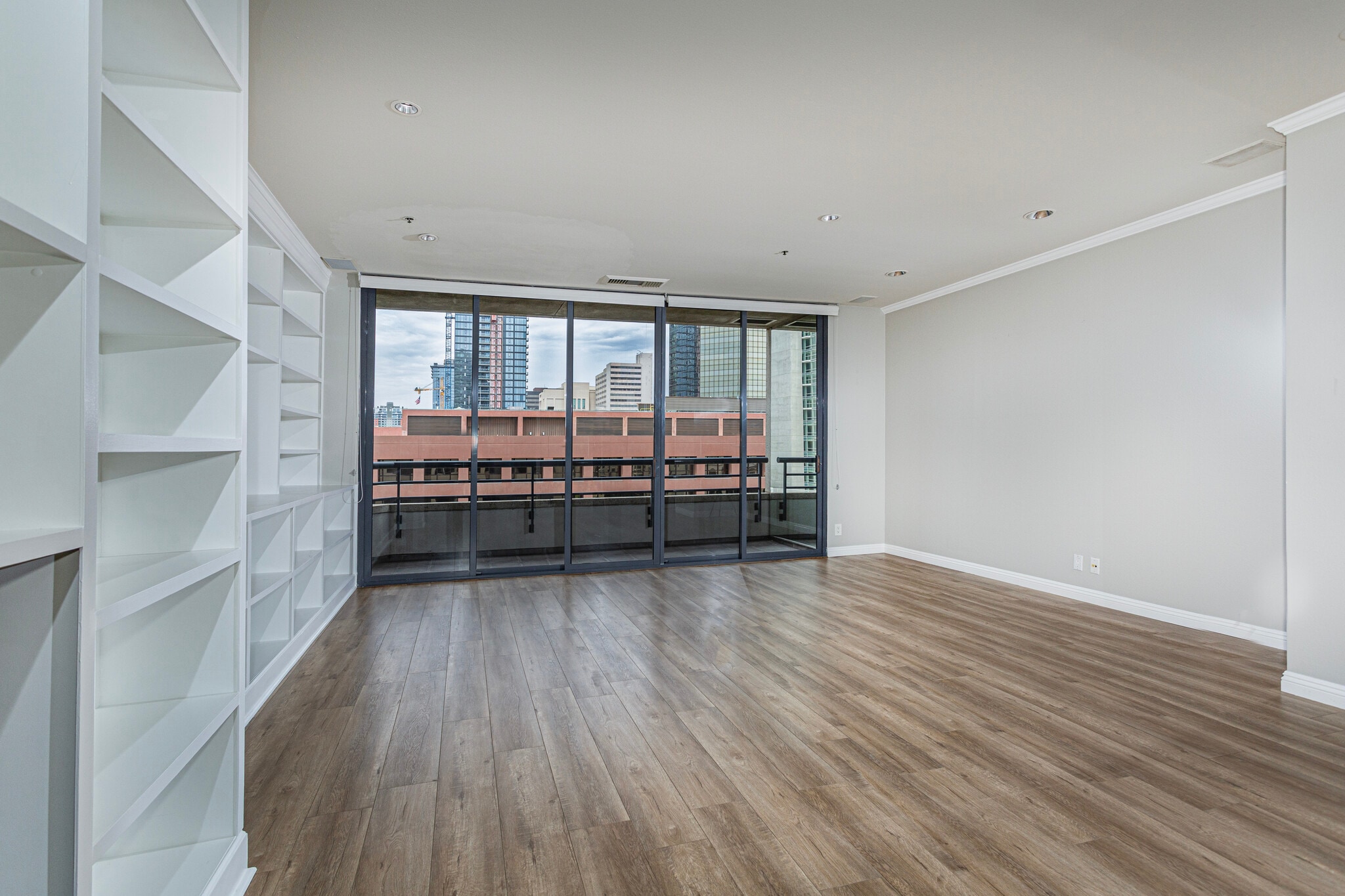 Over looks the park - 700 Front St