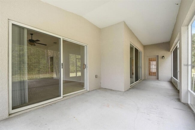 Building Photo - 7346 Crescent Palm Dr