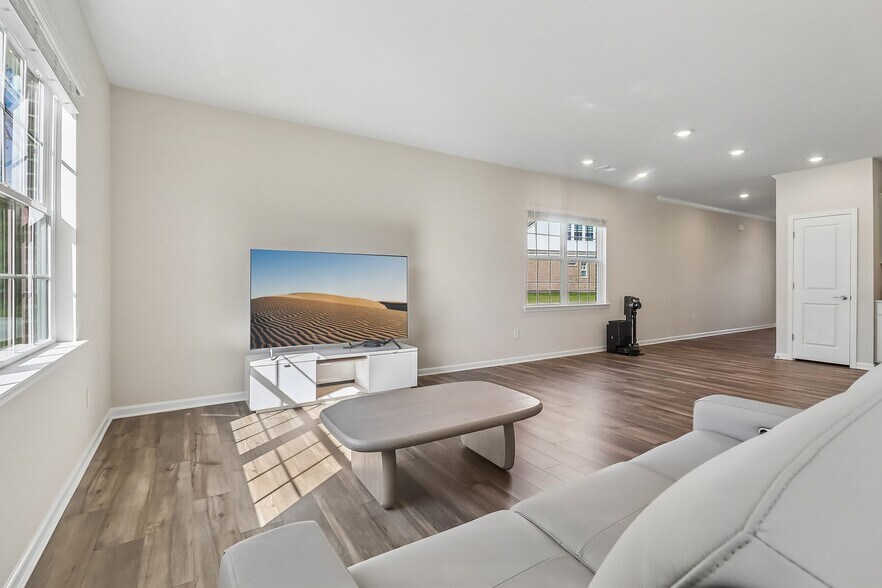 Building Photo - 250 Backspin Dr