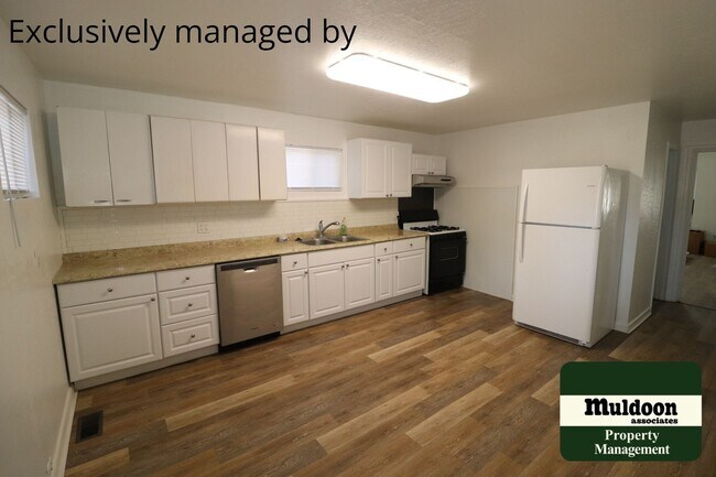 Building Photo - Adorably Redone Home - Pet Friendly!