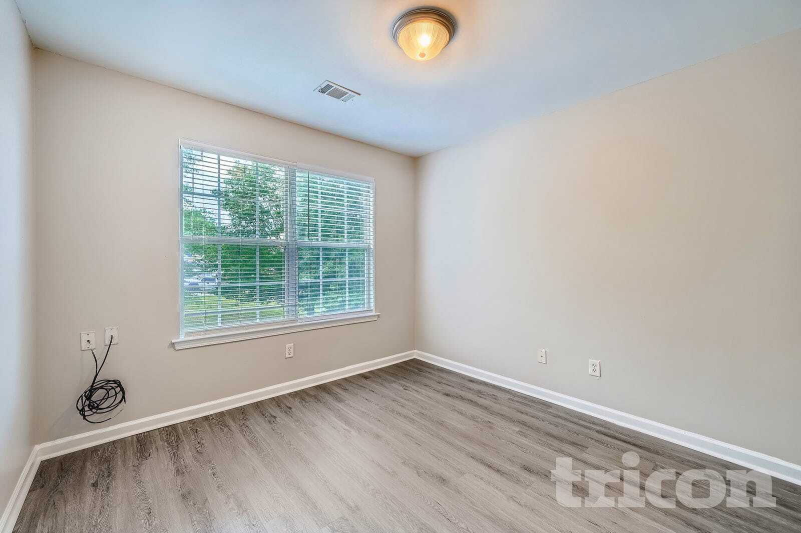 Building Photo - 5799 Village Loop