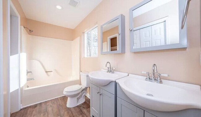 Building Photo - 4 Bdrm / 2.5 Bath Beautiful Lake Home at Central Virginia's largest Community