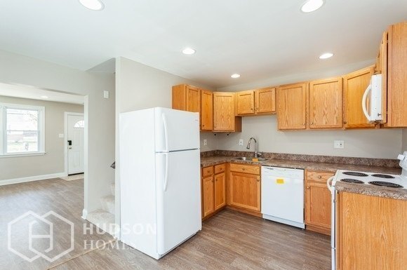 Building Photo - AVAILABLE NOW! - 104 Wilson Blvd Sw, Glen ...