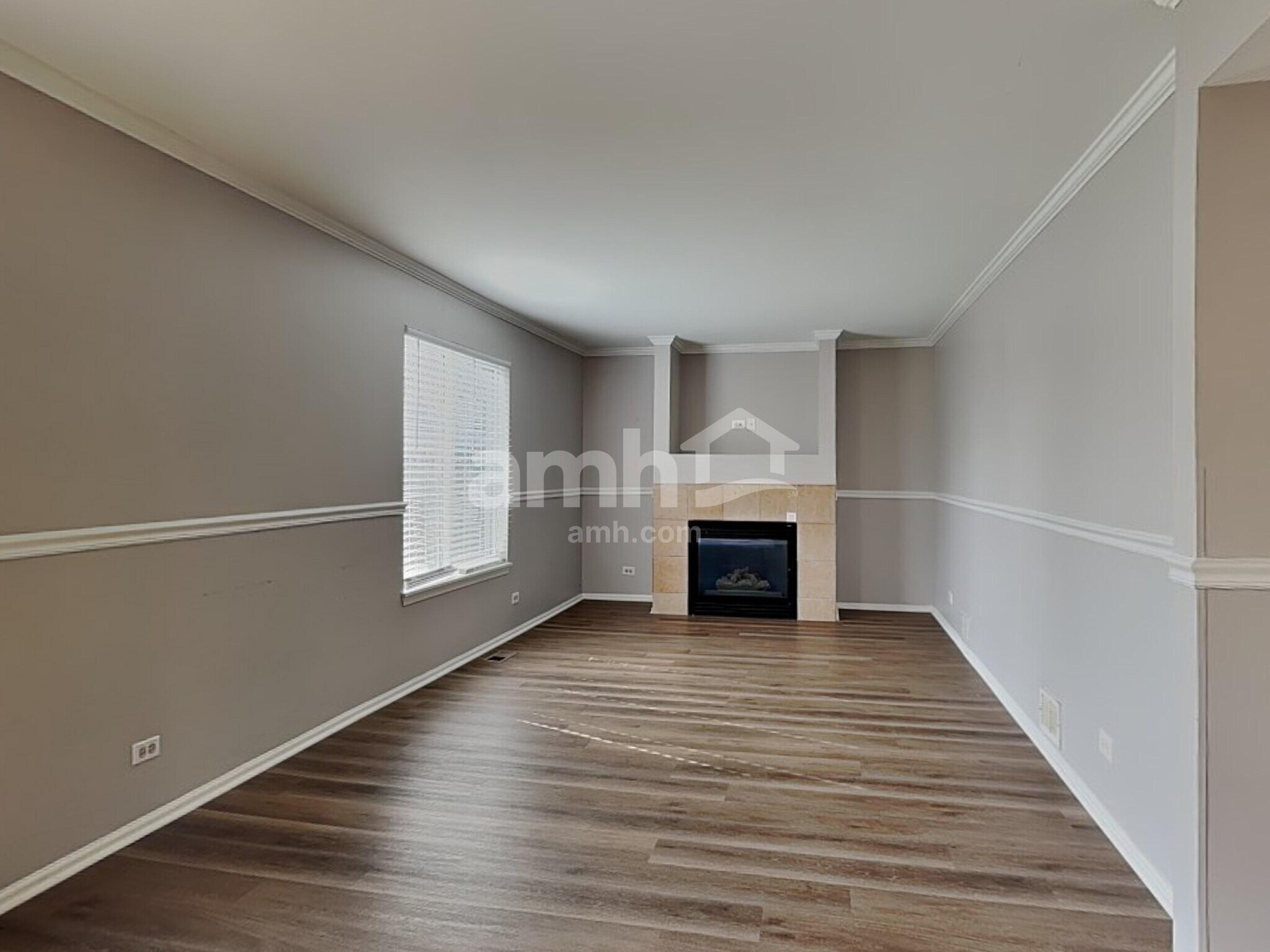 Building Photo - 2467 N Sterling Ct