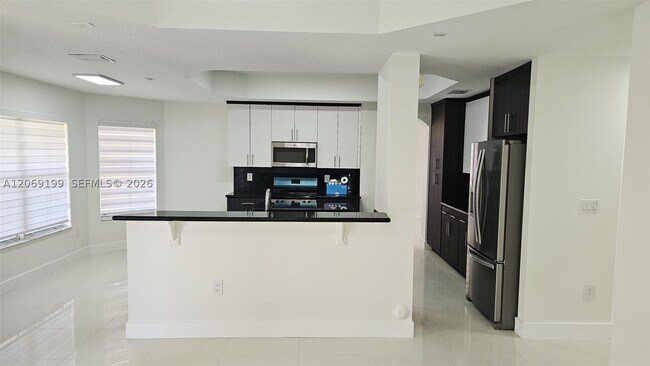 Building Photo - 3124 SW 154th Pl