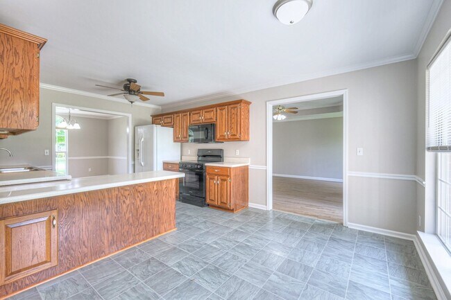 Building Photo - 405 Sandi Ct