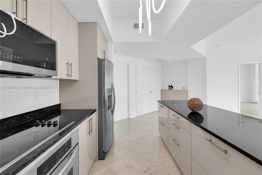 Building Photo - 3131 NE 188th St