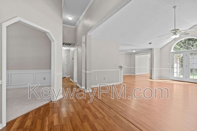 Building Photo - 3920 Nantucket Cir