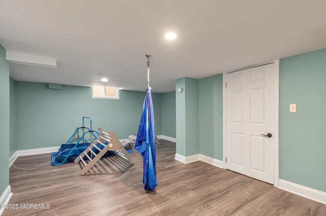 Building Photo - 384 Sairs Ave